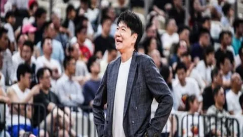 布鲁日主场再现光辉：措利斯回归首秀，球迷热情洋溢